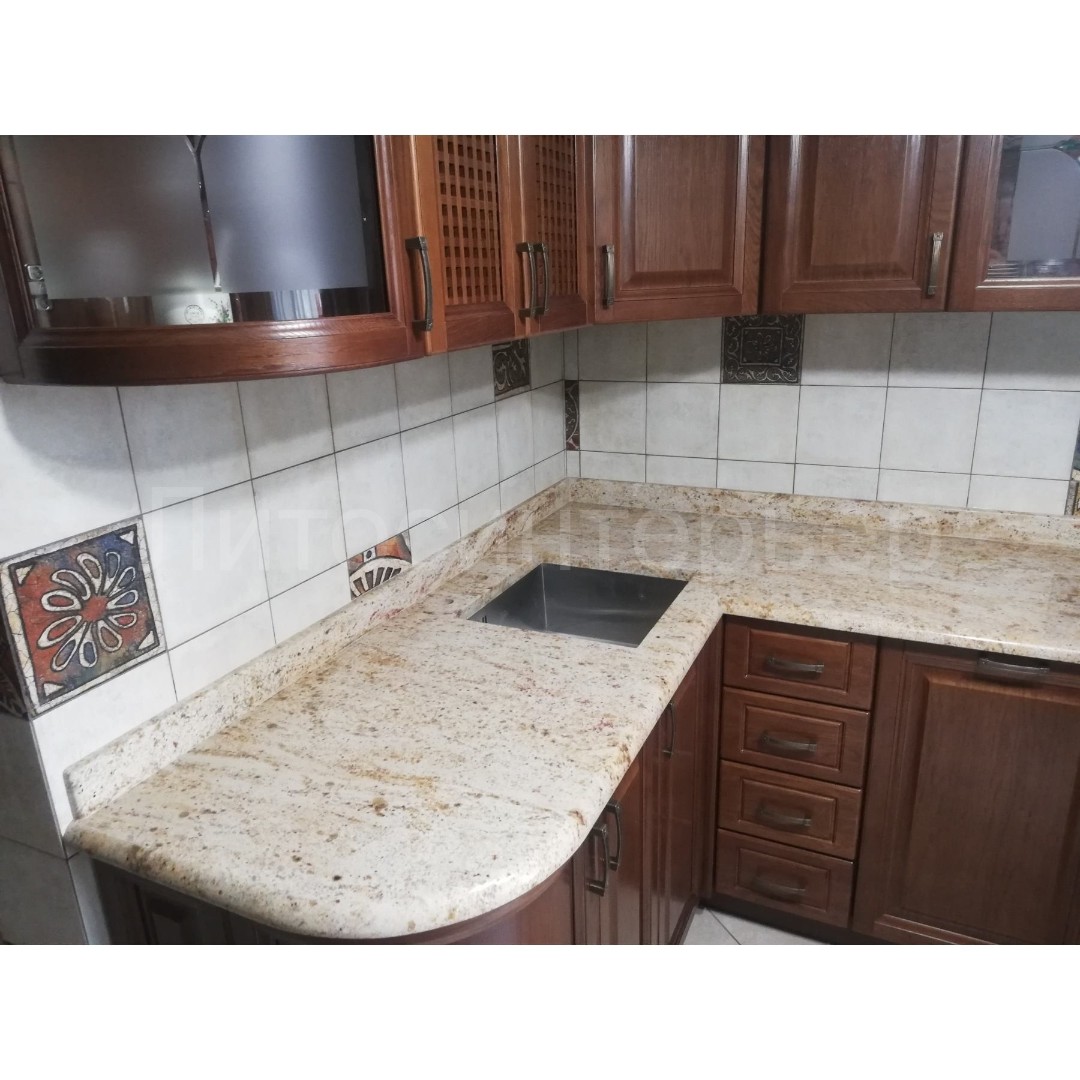 Кухонная столешница из гранита Shivakashi Gold  Extra